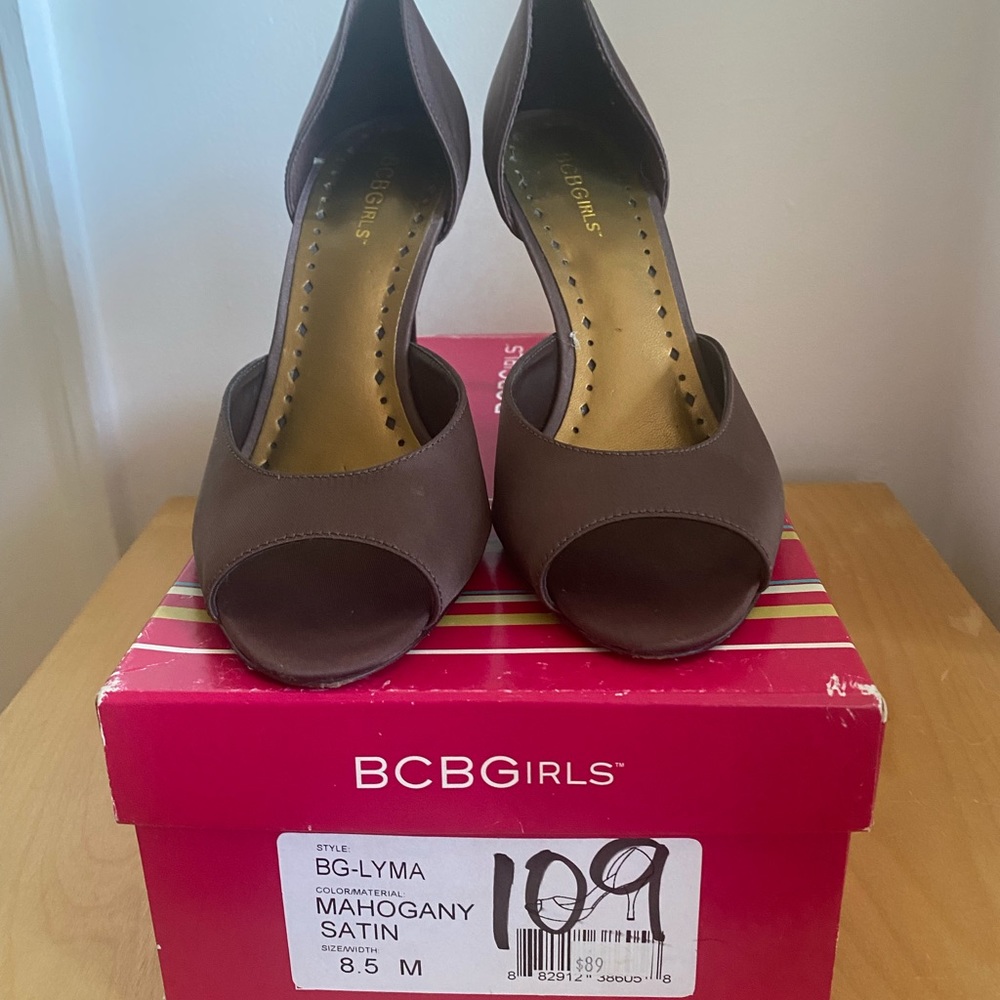 🍫 Chocolate Satin BCBG Heels Sz 8.5 D’Orsay Pumps Open-Toe Dress Shoes